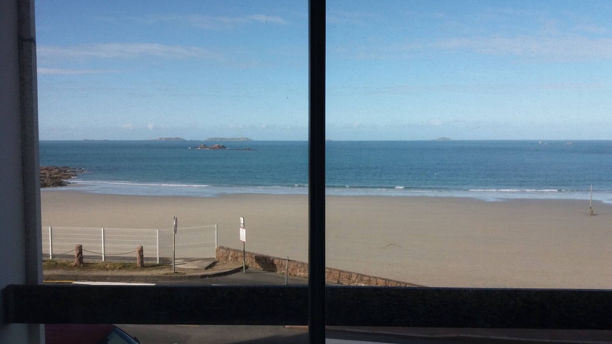 Perros-Guirec Apartment | APARTMENT FEET IN THE WATER SEA 15 METERS WIFI PANORAMIC VIEW