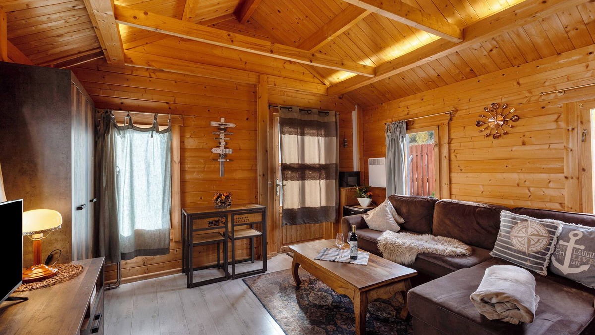 Mucheln House | Apartment 'Ferienhaus Seebrise - Marina Mücheln' with Lake View, Wi-Fi and Air Conditioning