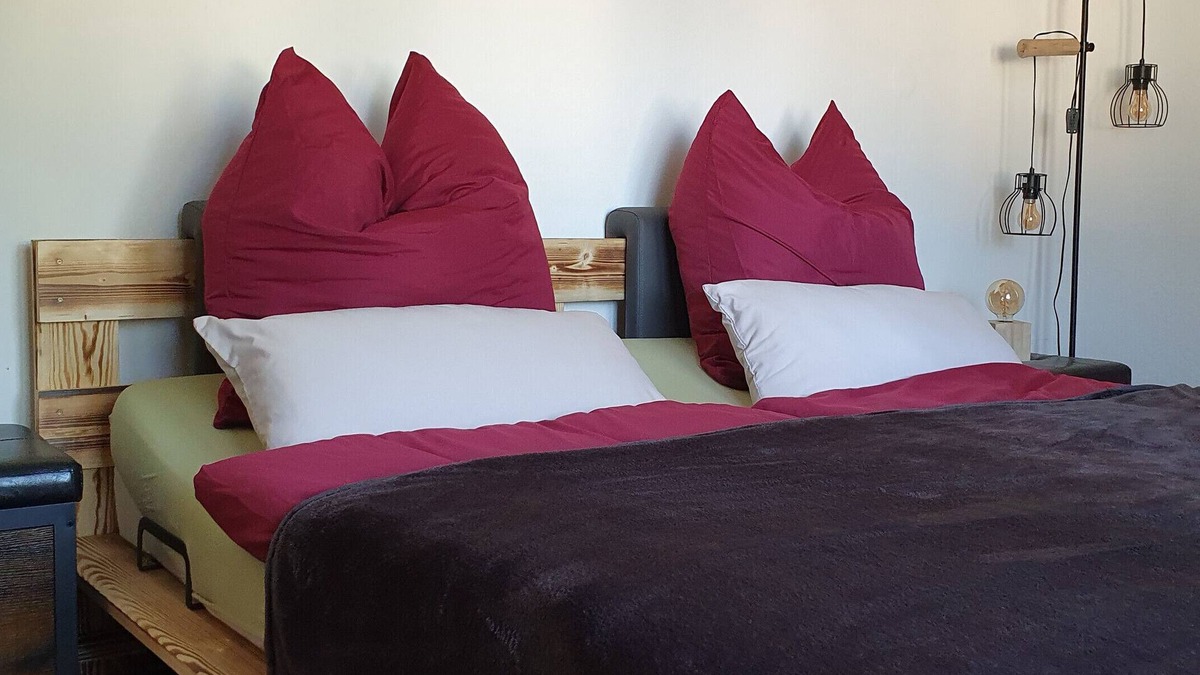 Bornichen Apartment | Apartment 'Ferienwohnung Am Huthainberg' with Private Terrace and Wi-Fi