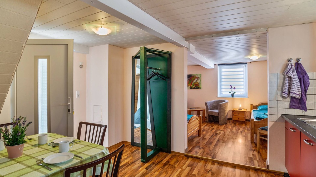 Ubstadt-Weiher Apartment | Apartment 'Ferienwohnung 2' with Wi-Fi