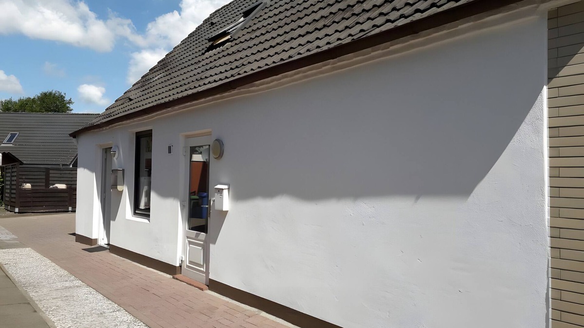 Wesselburen Apartment | Apartment 'Ferienwohnung Edel' with Private Terrace and Wi-Fi