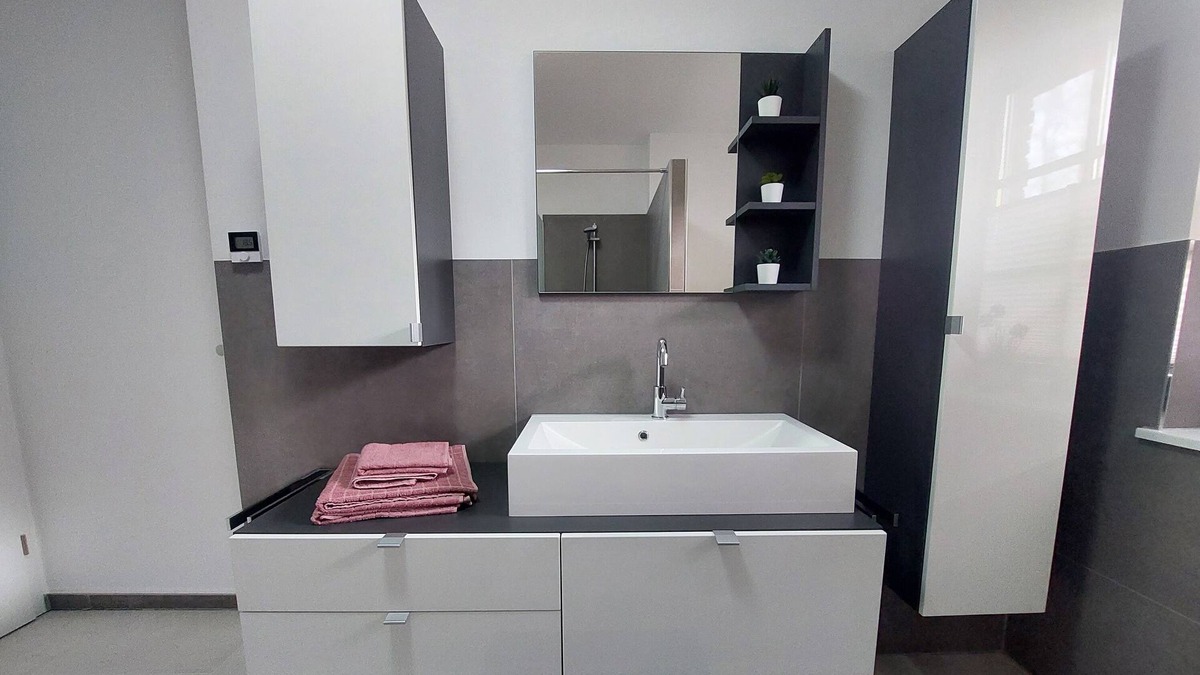 Muhl Rosin Apartment | Apartment 'Ferienwohnung' with Lake View, Shared Terrace and Air Conditioning