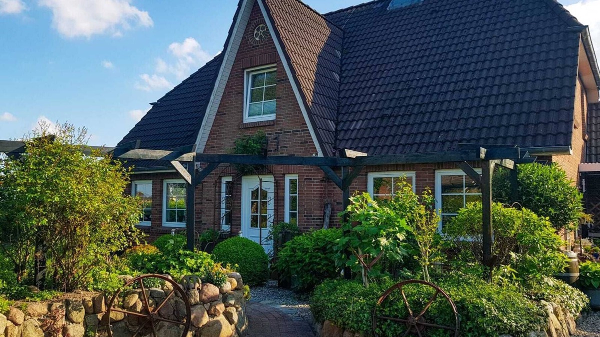 Neukirchen/Erzgeb Apartment | Apartment 'Ferienwohnung Freiblick' with Shared Terrace, Shared Garden and Wi-Fi