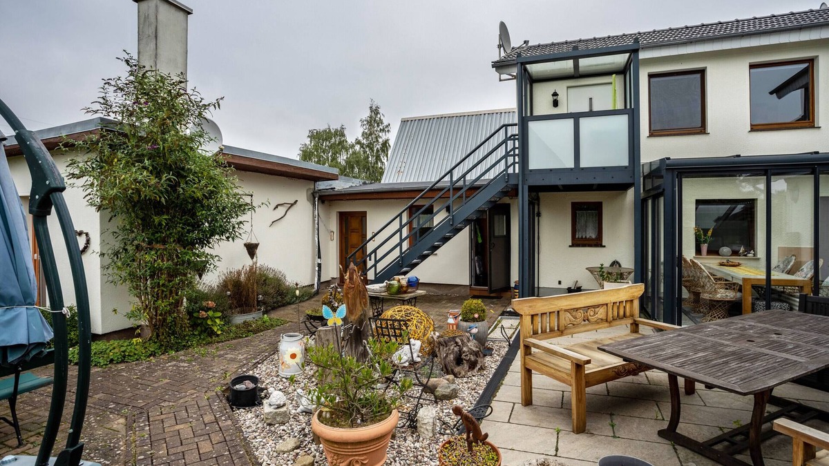 Franken Siedlung Apartment | Apartment 'Ferienwohnung Relax' with Private Terrace, Private Garden and Wi-Fi