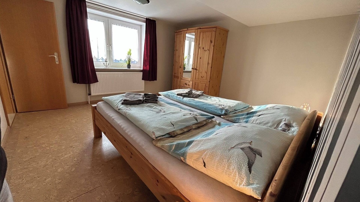 Hallig Langeneß Apartment | Apartment 'Ferienwohnung Helgoland' with Sea View, Shared Terrace and Wi-Fi