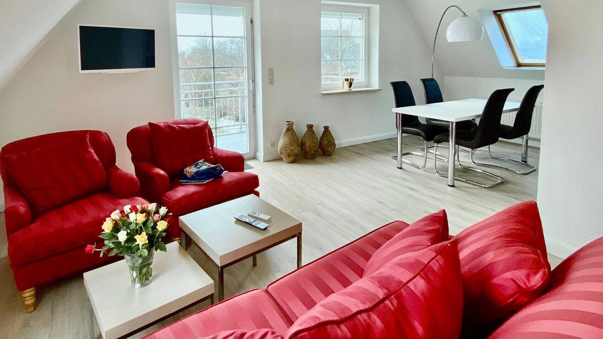 Enge-Sande Apartment | Apartment 'Ferienwohnung Diddi' with Balcony and Wi-Fi