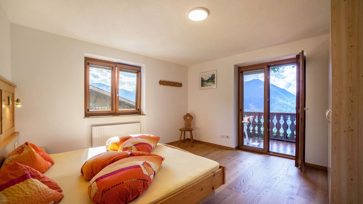 Laudes Apartment | Apartment 'Fichtenhof Edelweiss' with Mountain View, Shared Garden and Wi-Fi