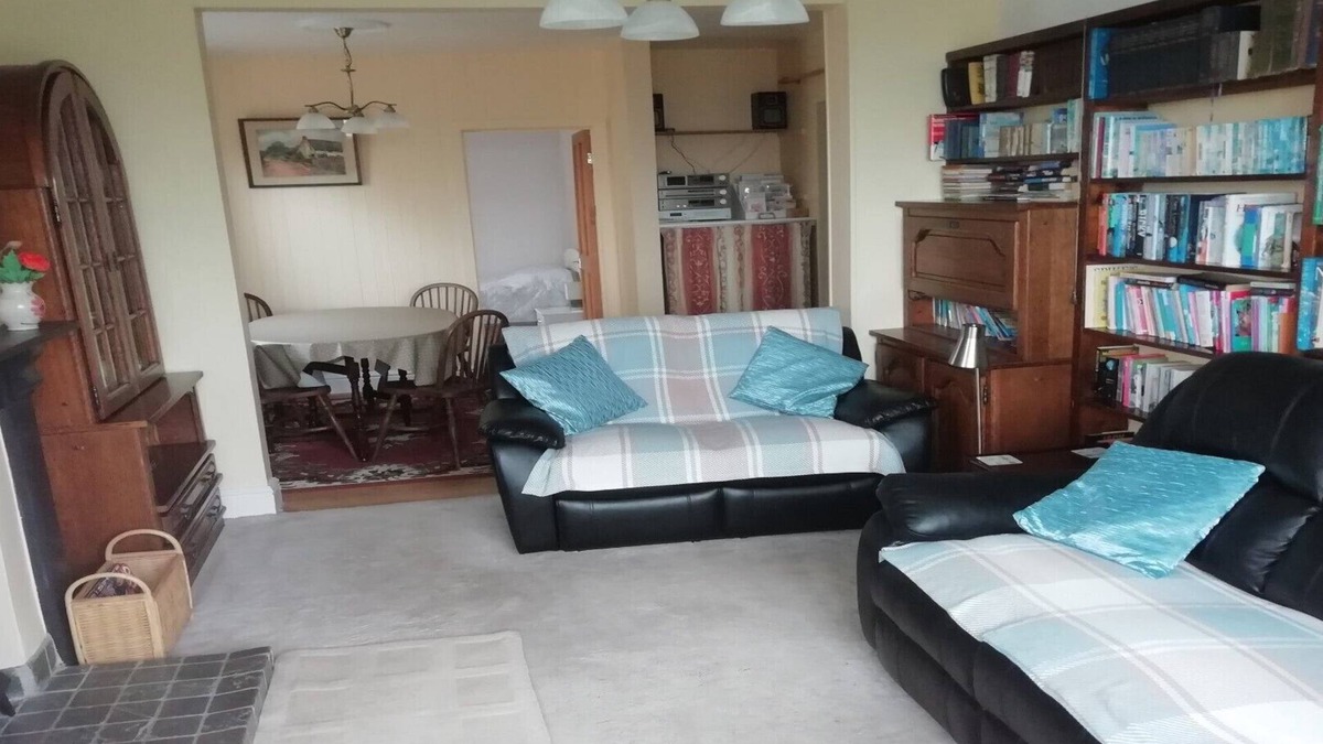 Llwyngwril Apartment | Apartment flat overlooking the Cambrian Bay and across to the Lleyn Peninsul