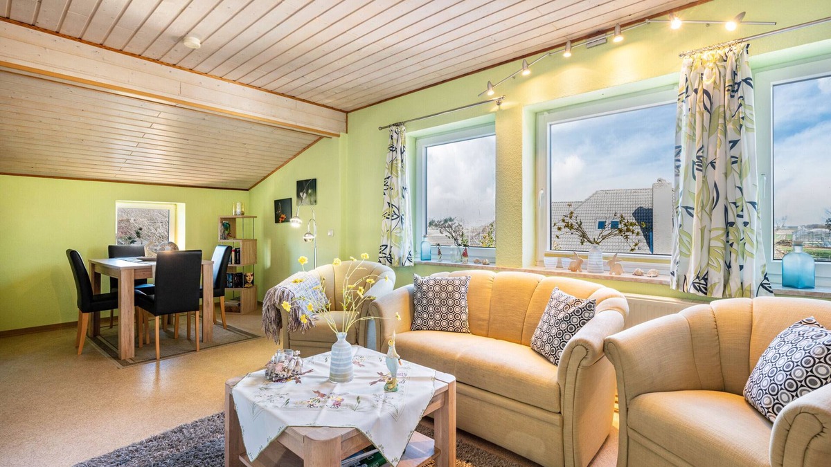 Schulp Apartment | Apartment 'Fluss Aufwärts' with Private Terrace and Wi-Fi