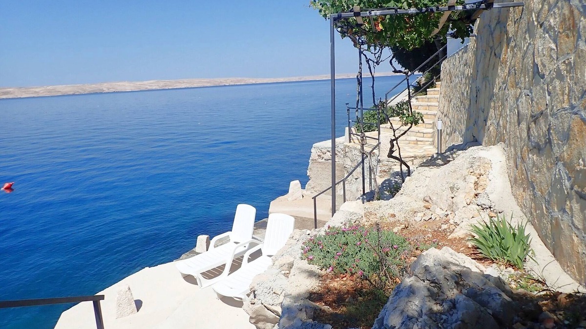 Tribanj Apartment | Apartment for 2-3 persons directly on the beach