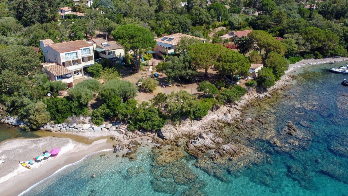 Favone Apartment | Apartment for 4 people, ground floor, sea view, direct access to the beach