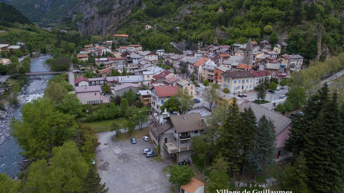 Guillaumes Apartment | Apartment for 4 people in Guillaumes Résidence Reine jeanne