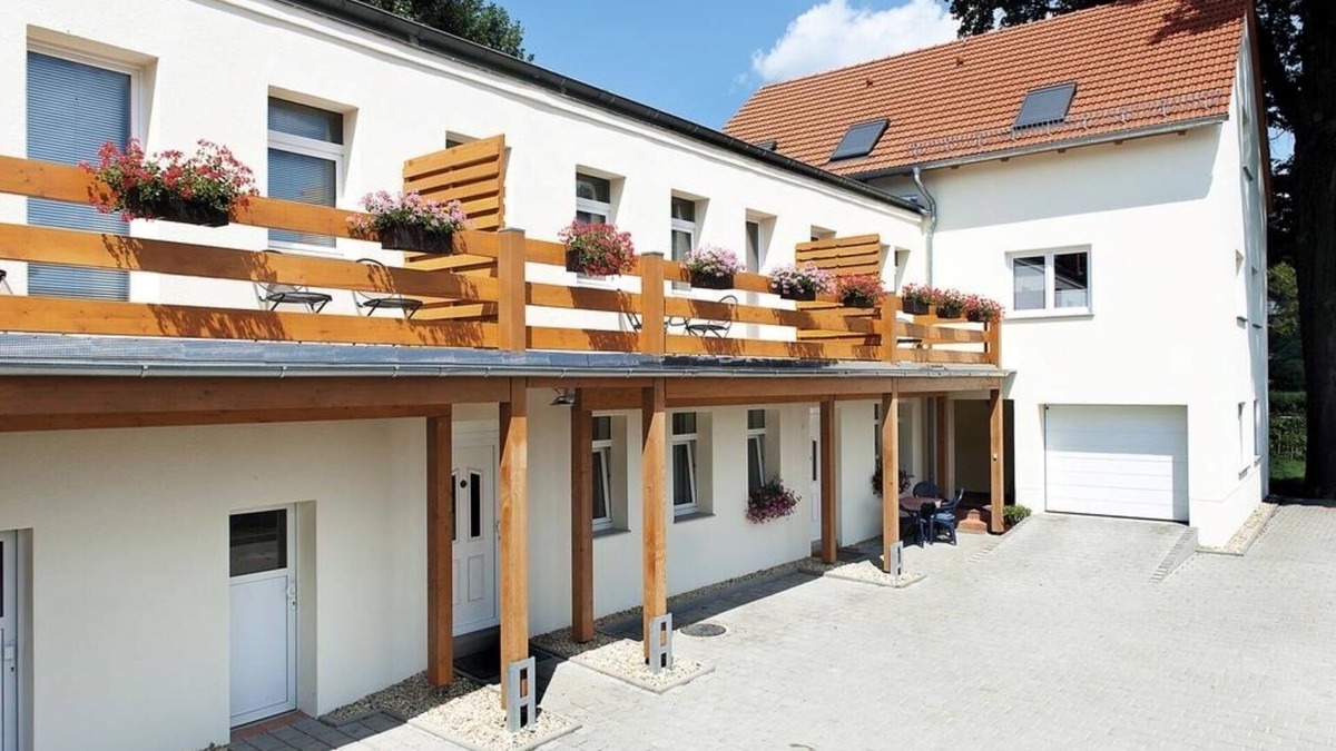 Laubegast Apartment | apartment for 4 people with kitchen & balcony, view of the Elbe & free Wi-Fi