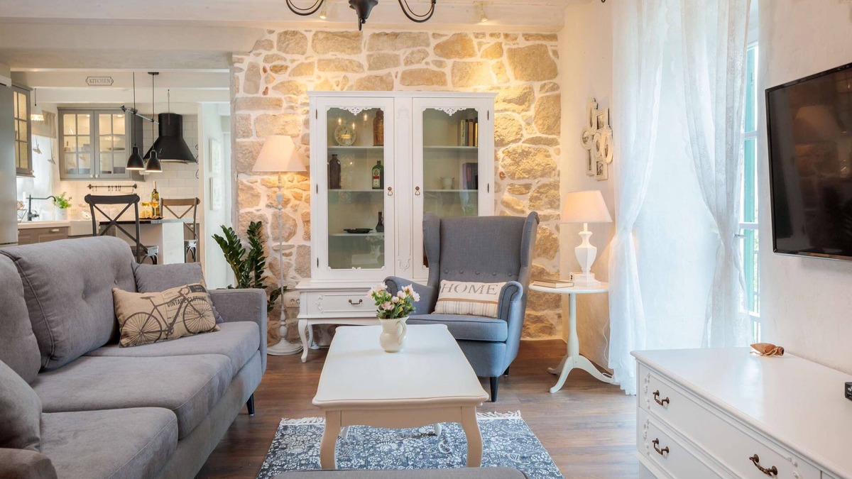 Split Apartment | Apartment for 6 persons/3 Bedrooms/3 Bathrooms/Private Garden