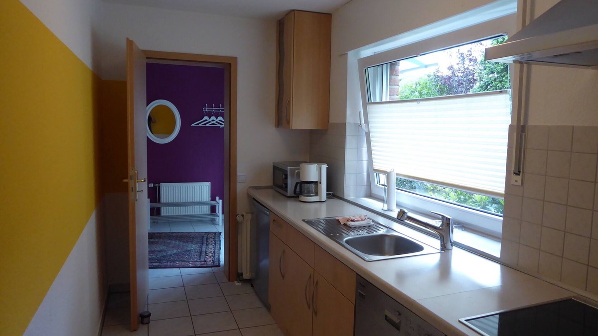 Bottrop Apartment | Apartment for up to 4 people in a central location with private parking