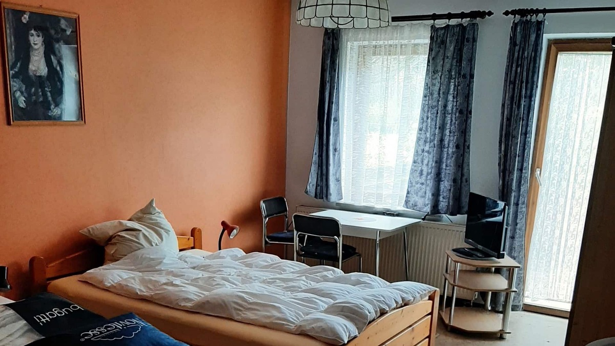 Schwarzbach Apartment | Apartment for vacationers Workers Fitters Business travelers Kitchen Shower WC WLAN