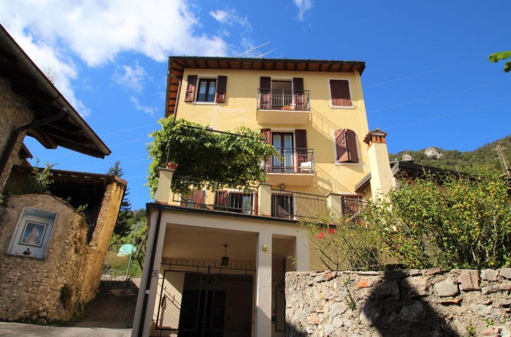 Liano-Formaga Apartment | Apartment Formaga-3 by Interhome