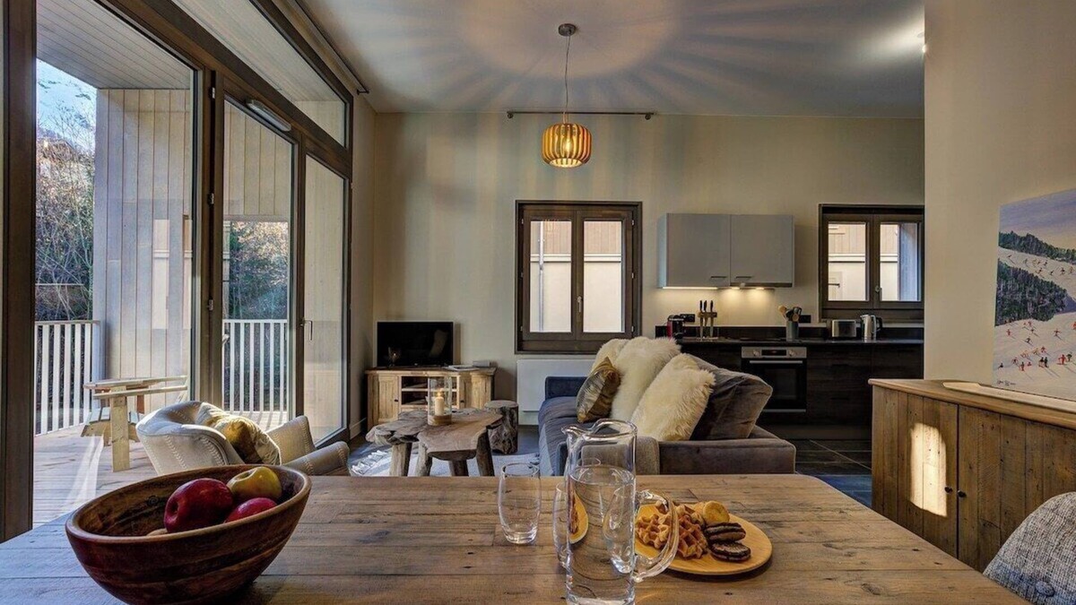 Chamonix City Centre Apartment | Apartment with Fantastic Balcony close to Centre