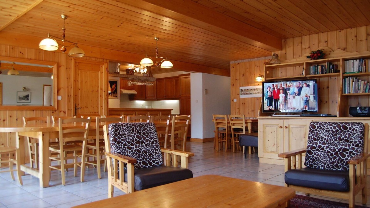 Champagny-en-Vanoise Apartment | Apartment with balcony in Champagny-en-Vanoise