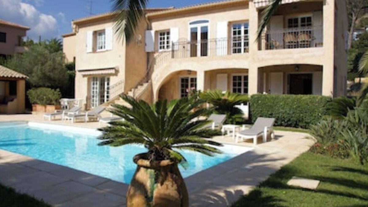 La Napoule Apartment | Apartment Esterel- Swimming pool, sandy beach/village 400 m, air conditioning, private parking,