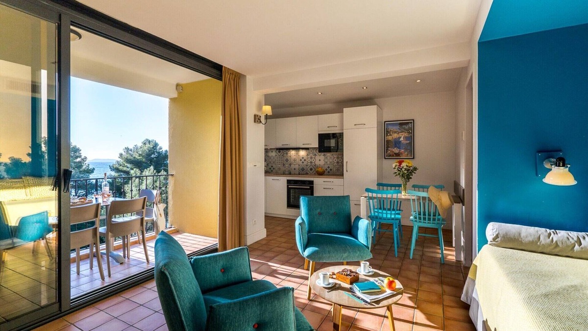 Le Rayol Apartment | Apartment in Saint-Tropez with Beach Access