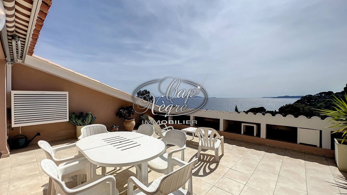 Le Rayol Apartment | Apartment with terrace and sea view near Rayol Beach