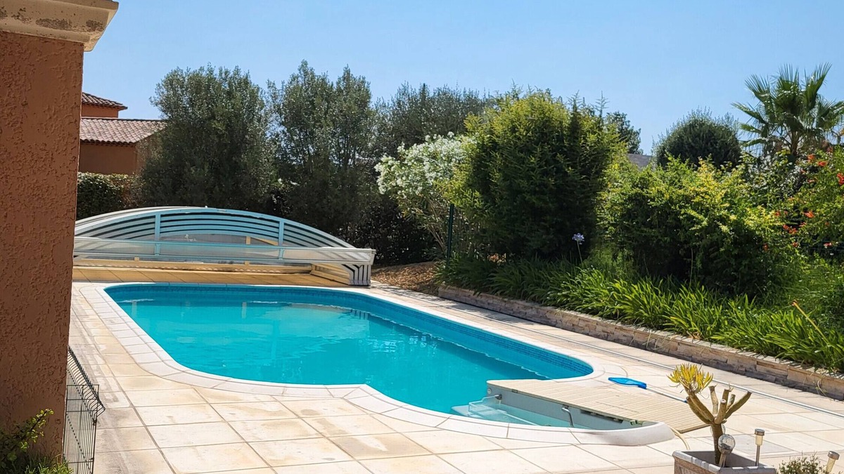 Roquebrune-sur-Argens Apartment | Apartment 'La Toscane' with Private Pool, Private Terrace and Wi-Fi