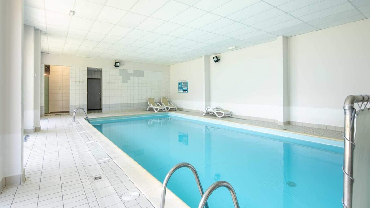 Saint-Sorlin-d'Arves Apartment | Apartment in French Alps with Pool Access