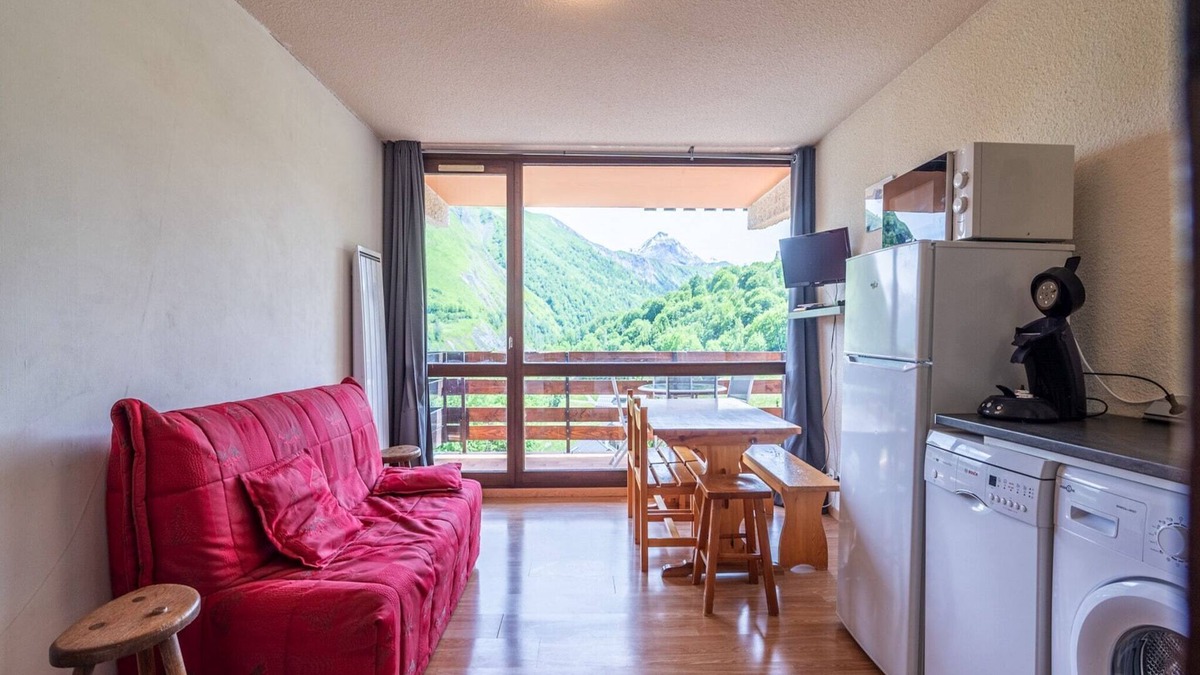 Saint-Sorlin-d'Arves Apartment | Apartment in Saint-Sorlin near Ski Resort