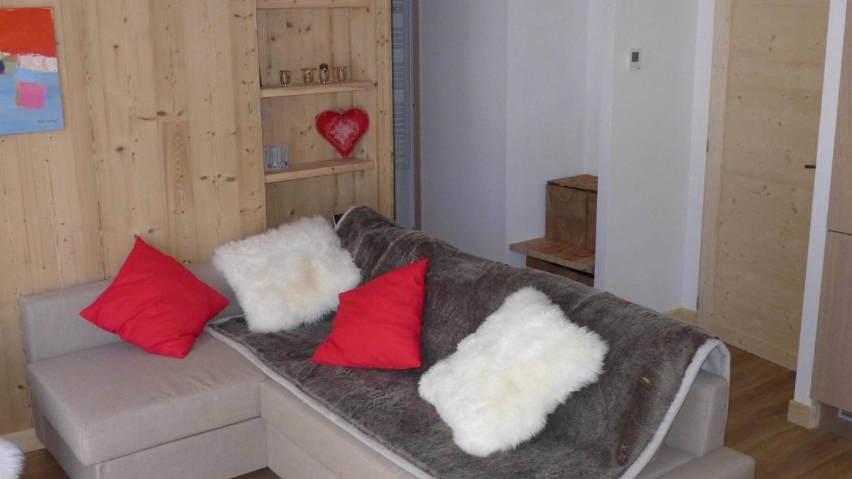 Saint-Sorlin-d'Arves Apartment | Apartment in the heart of the old village