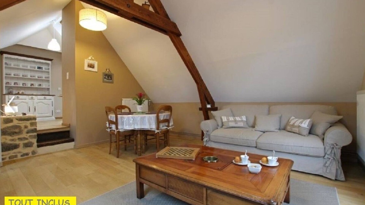 Villedieu-les-Poeles Apartment | Apartment with terrace in a 14th century building
