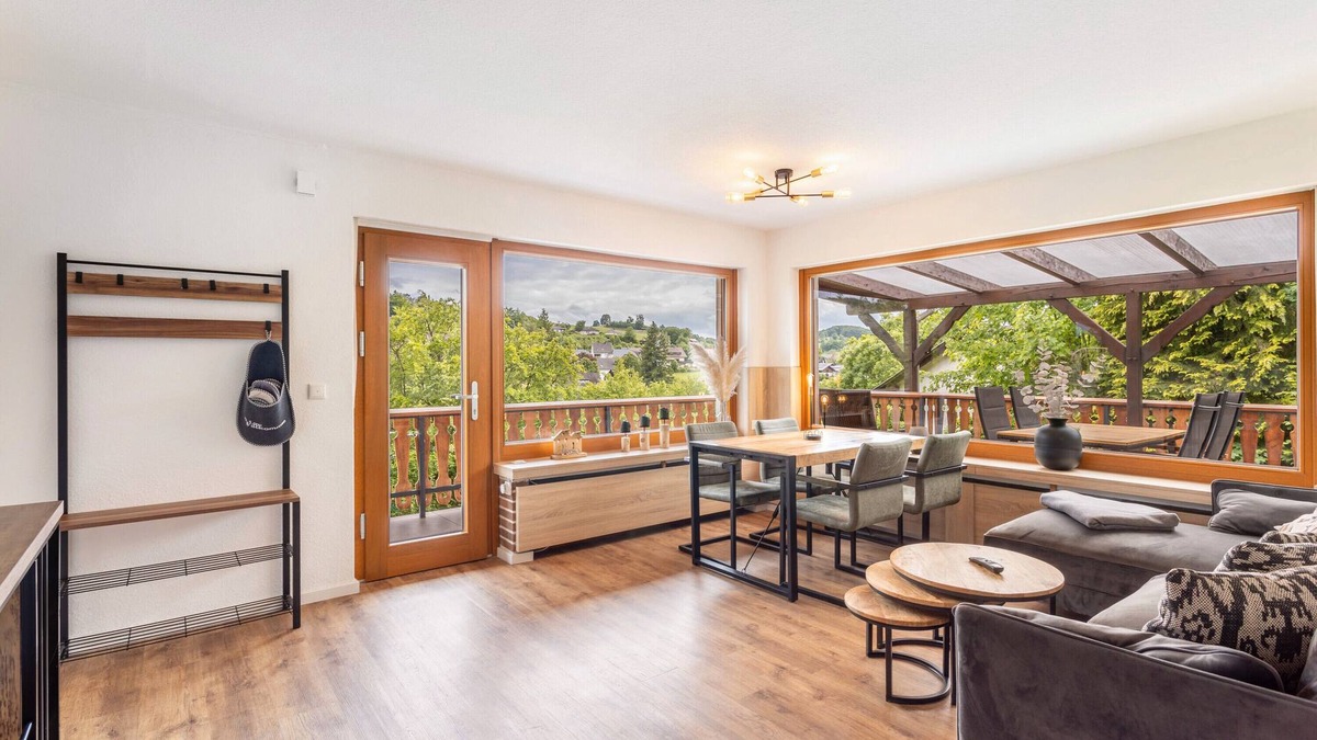 Diemelsee Apartment | Apartment 'Fritz' with Mountain View, Balcony and Wi-Fi