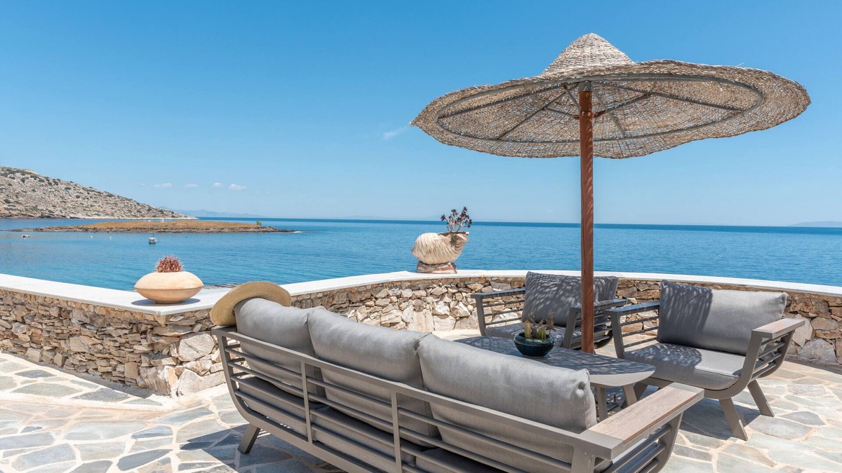 Ormos Agiou Ioannou Apartment | Apartment 'Gabriela' with Balcony, Wi-Fi and Air Conditioning