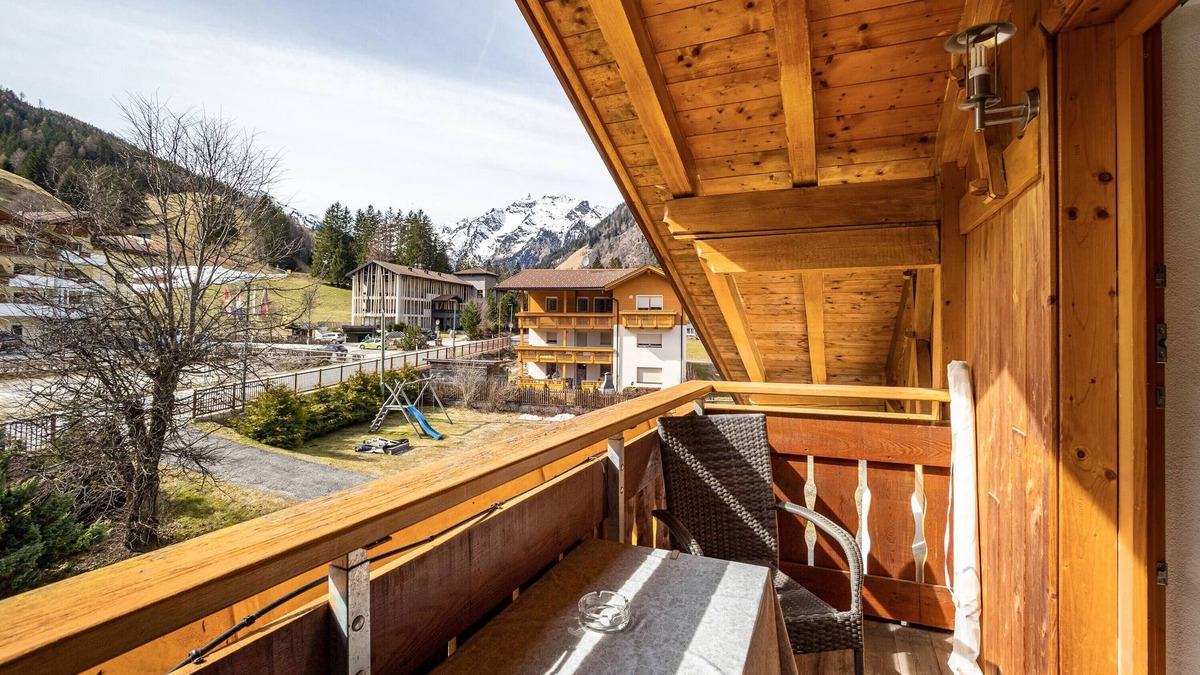 Brennero Apartment | Apartment 'Gartnerhof Sonnenblume' with Mountain View, Shared Garden and Wi-Fi