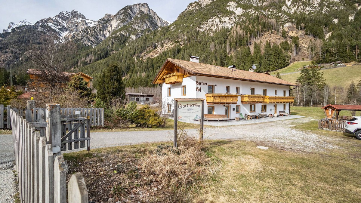 Brennero Apartment | Apartment 'Gartnerhof Glücksklee' with Mountain View, Shared Garden and Wi-Fi