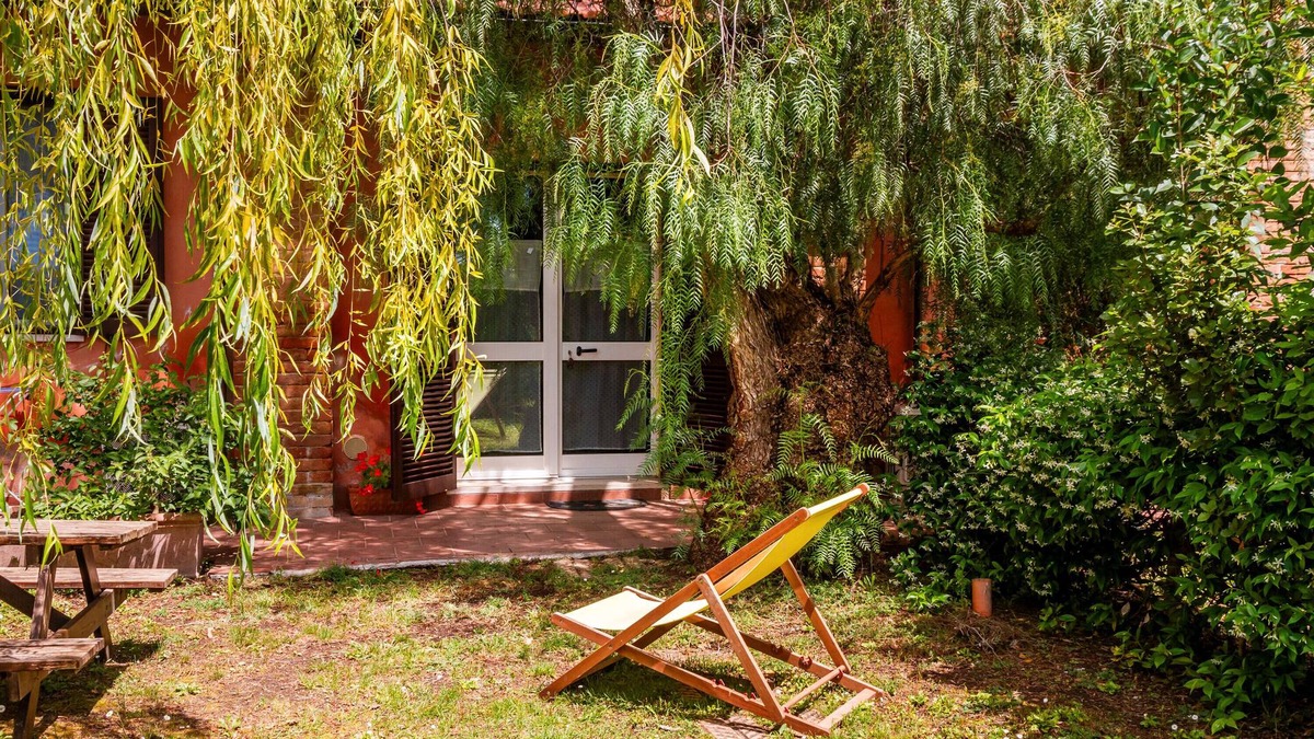 Grosseto Apartment | Apartment 'Gelsomini' with Private Garden, Wi-Fi and Air Conditioning