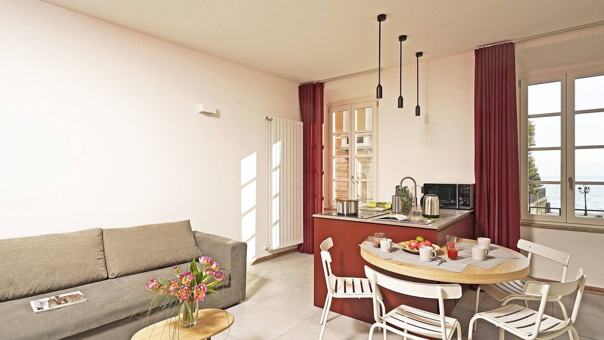 Gargnano Apartment | Apartment "Gemhouse Rubino " lake view, wi-fi and air conditioning