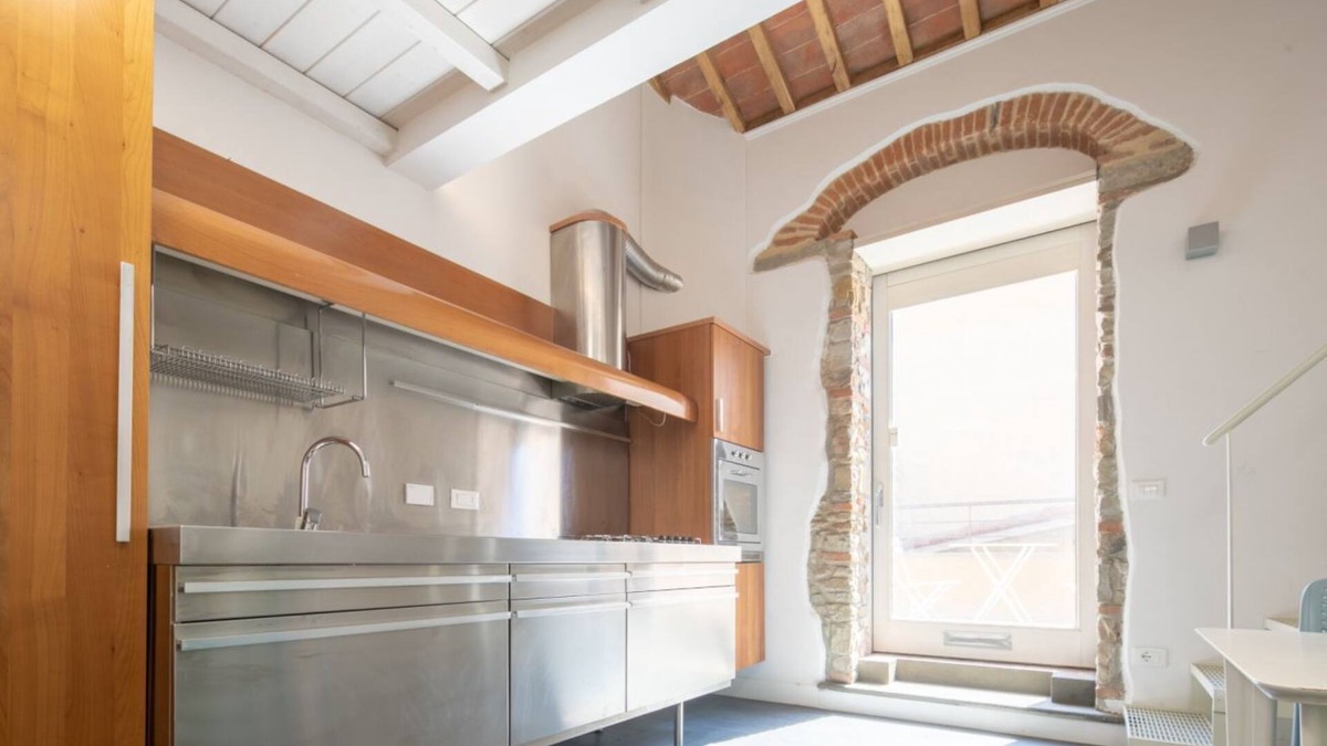 Florence Apartment | Apartment Giglio Bianco in Florence by Mmega