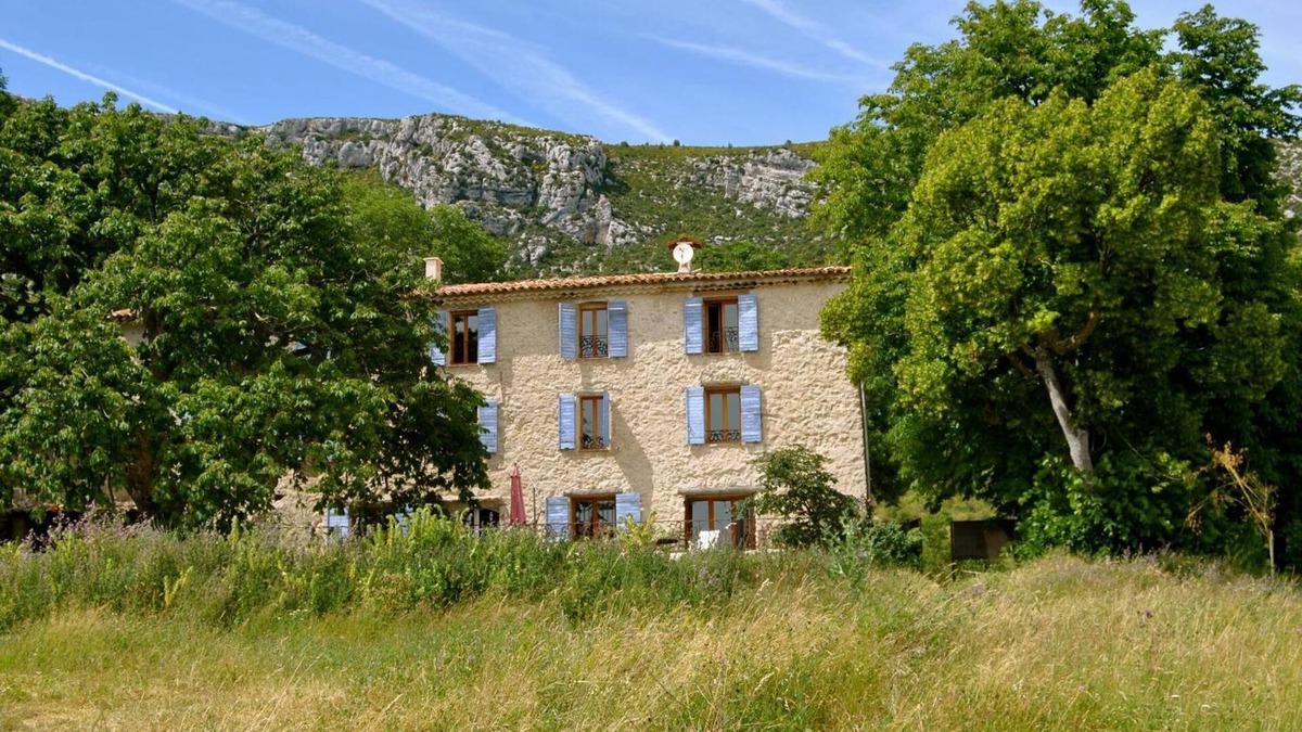 Bargeme House | Apartment 'Gite Bastide' with Lake View, Wi-Fi and Air Conditioning