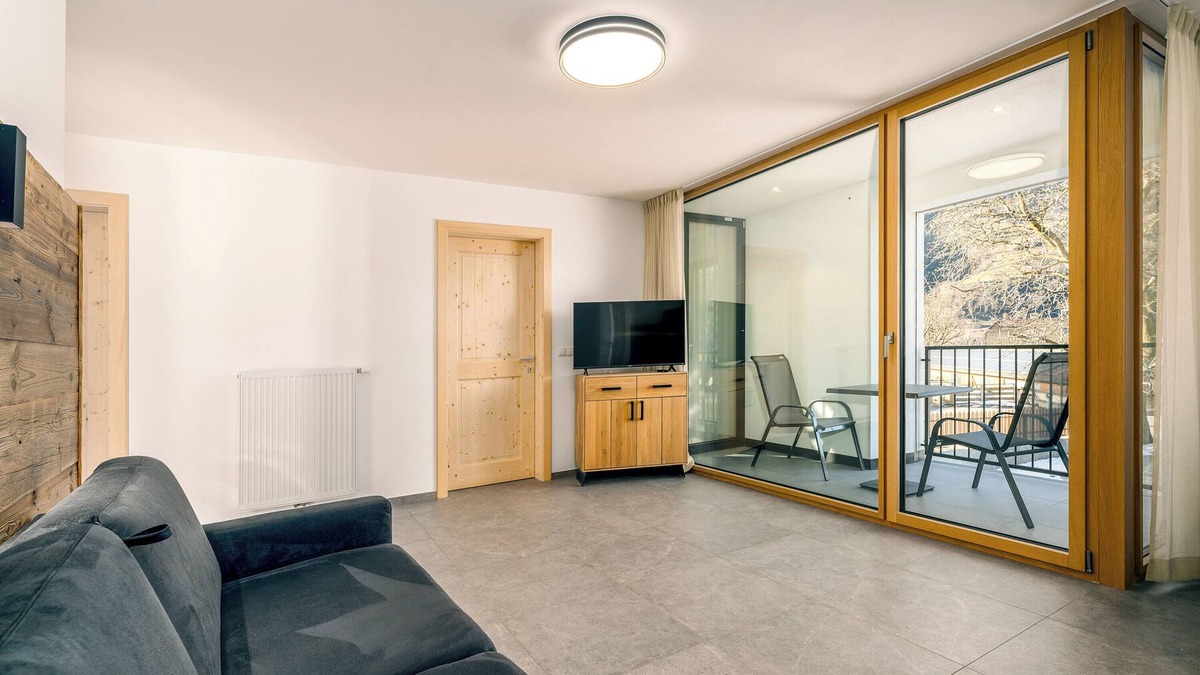 Bressanone Apartment | Apartment 'Golden' with Mountain View, Shared Garden and Wi-Fi