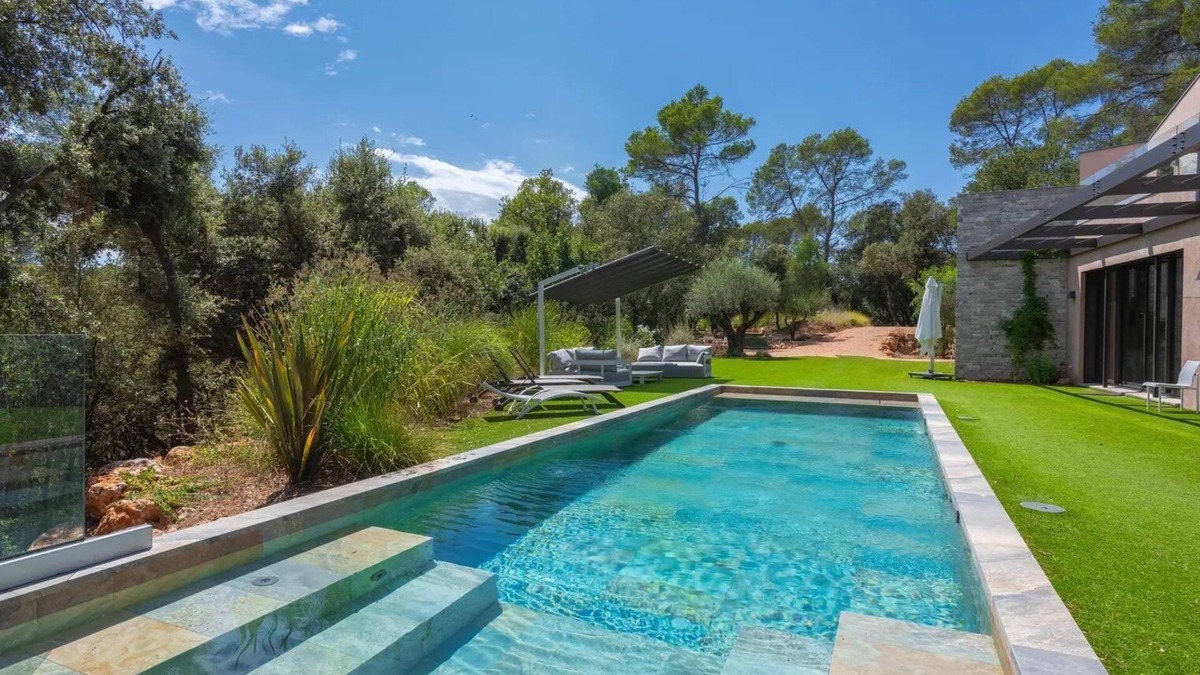 Trans-en-Provence Apartment | Apartment 'Grand Studio Valeriane' with Private Terrace, Wi-Fi and Air Conditioning