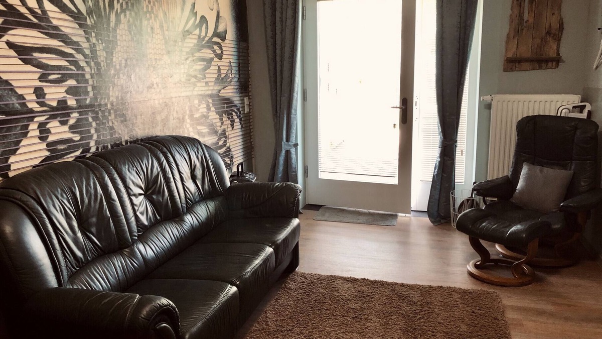 Sababurg Apartment | Apartment 'Grimmstube' with Private Terrace, Shared Garden and Wi-Fi