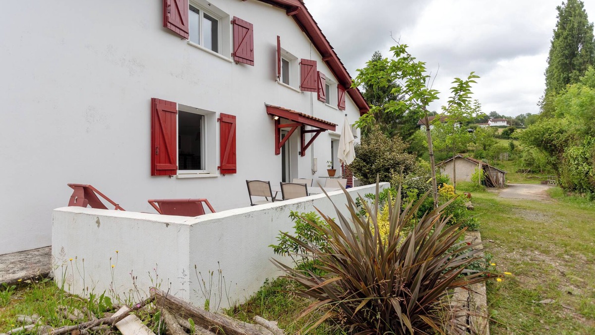 Guiche Apartment | Apartment 'Gte Elaïa Class 3 Au Coeur Du Pays' with Private Terrace, Wi-Fi and Air Conditioning