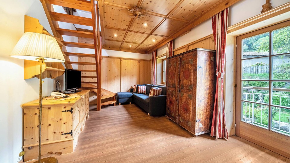 Tesimo Apartment | Apartment 'Gurtenhof Oswald von Wolkenstein' with Mountain View and Wi-Fi
