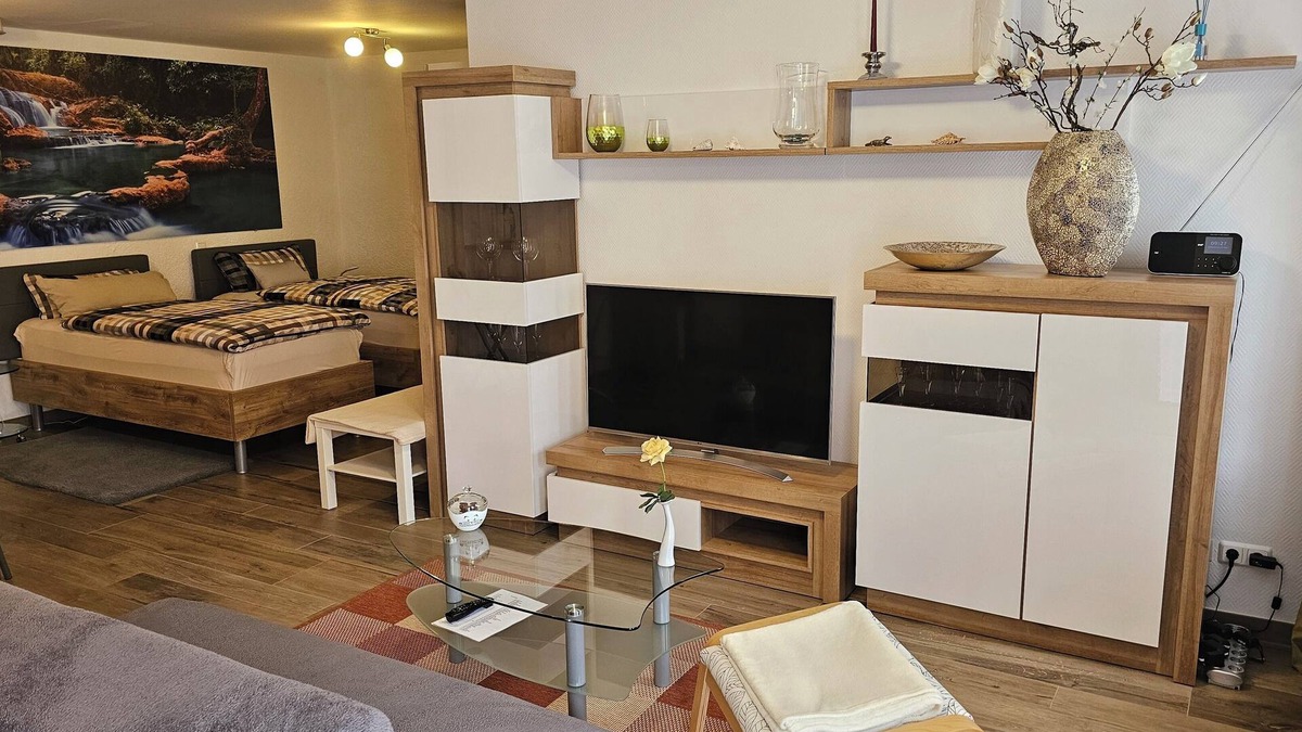 Freiimfelde - Kanenaer Weg Apartment | Apartment Halle Saale - beautiful modern furnished 1R-apartment for 1-3 pers.