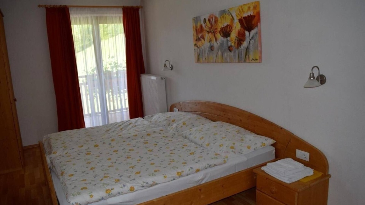 Vipiteno Apartment | Apartment 'Hatzlhof Nr 6' with Mountain View, Shared Terrace and Wi-Fi