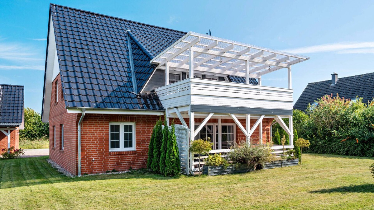 Wischhafen Apartment | Apartment 'Haus Ankerplatz' with Private Terrace, Shared Garden and Wi-Fi