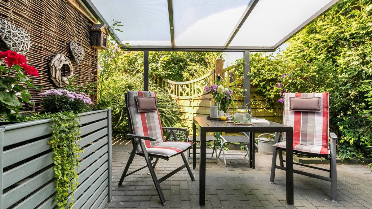 Wesselburen Apartment | Apartment 'Haus Bruhs' with Private Terrace, Shared Garden and Wi-Fi