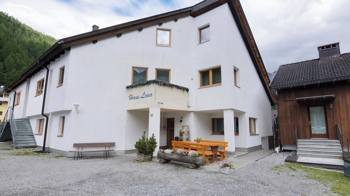 Solda Apartment | Apartment "Haus Lena" with Balcony and Wi-Fi