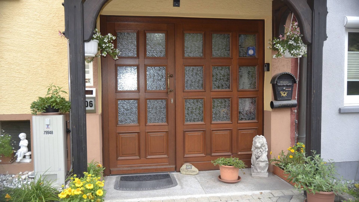 Wildensee Apartment | Apartment 'Haus Moser - Fewo 2' with Shared Terrace, Shared Garden and Wi-Fi